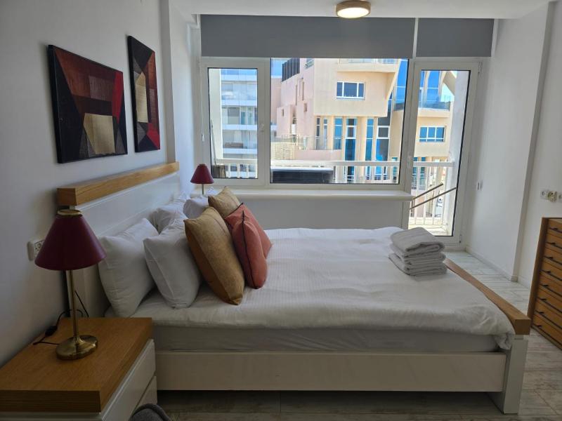 Blue Sea 2BR in front of the beach by HolyGuest - image 14