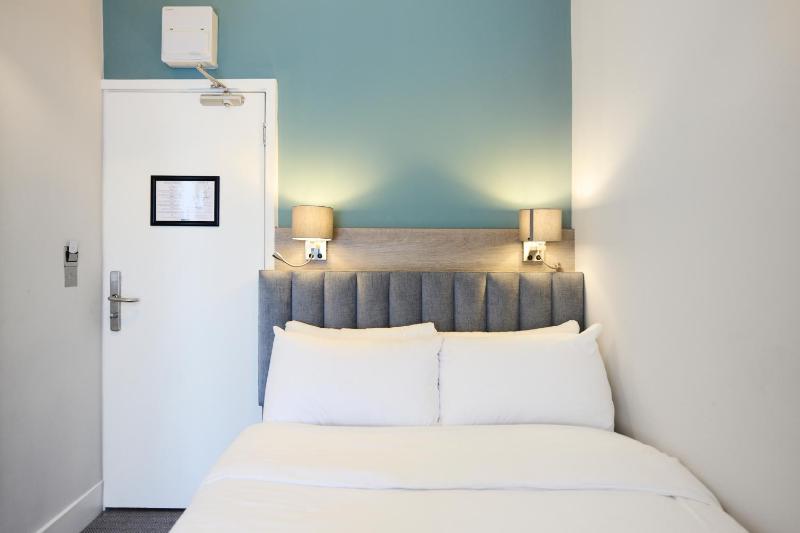 Double Room image 2