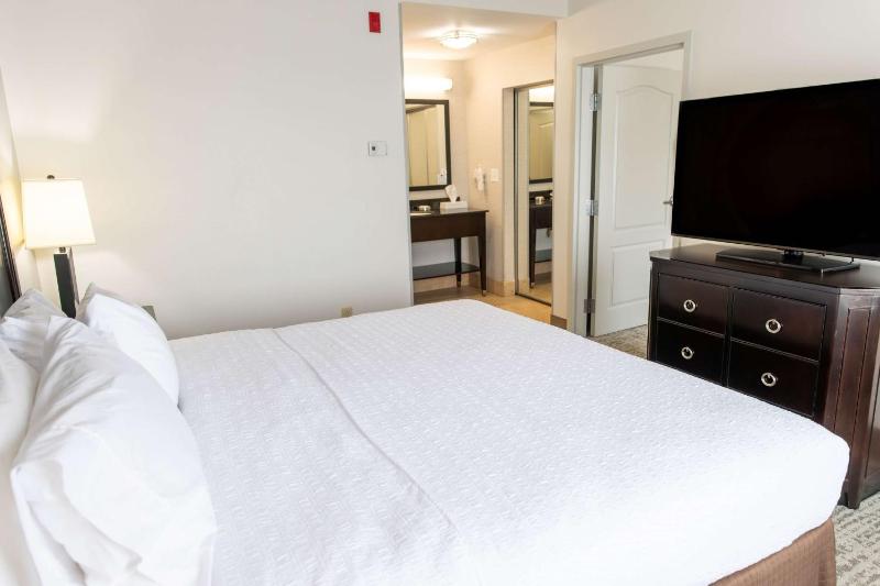 One-Bedroom King Suite - Non-Smoking image 4