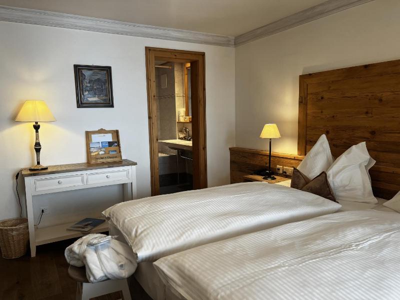 Budget Double Room image 3