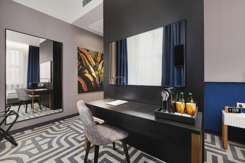 Standard King Room - Non-Smoking image 4