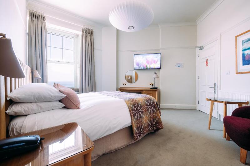 Sea View Double Room image 4