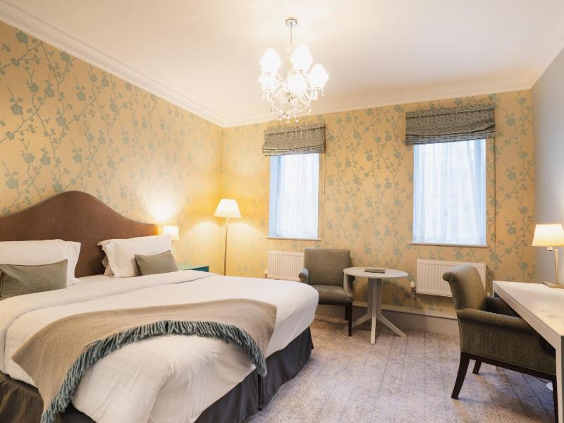 Standard Double or Twin Room image 1
