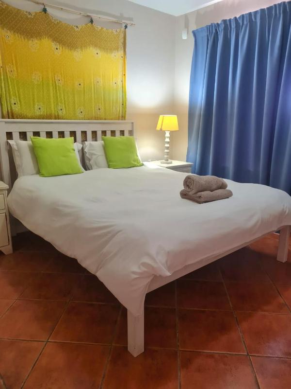 Point Village Accommodation - Laurie's House - image 9