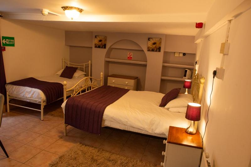 Basement Double or Twin Room  image 3