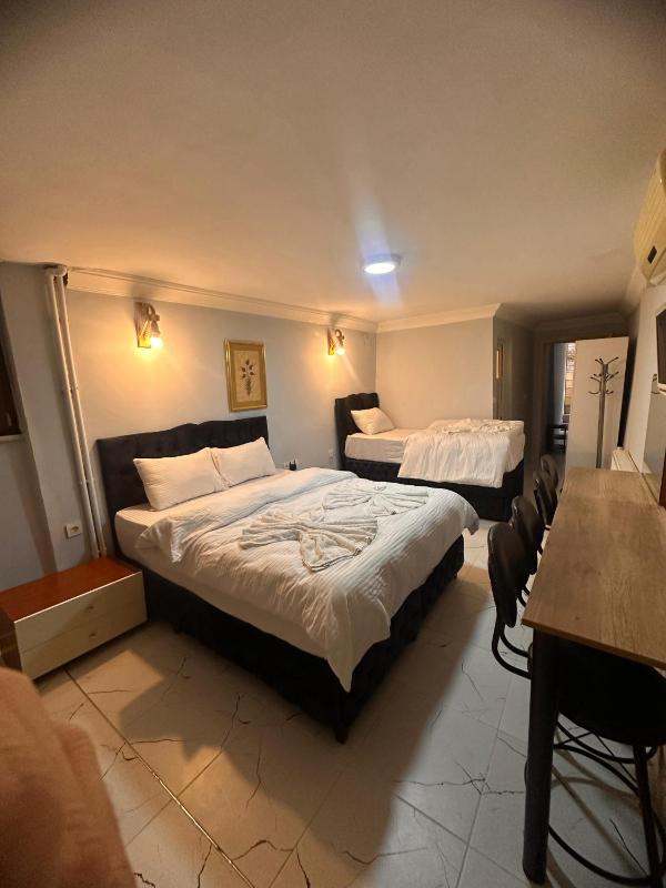 Quadruple Room image 4