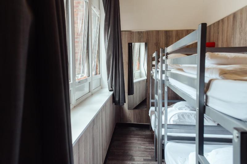 Bed in 6-Bed Mixed Shared Room image 2