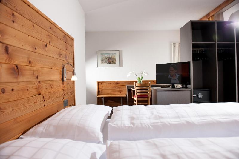 Standard Double Room image 2