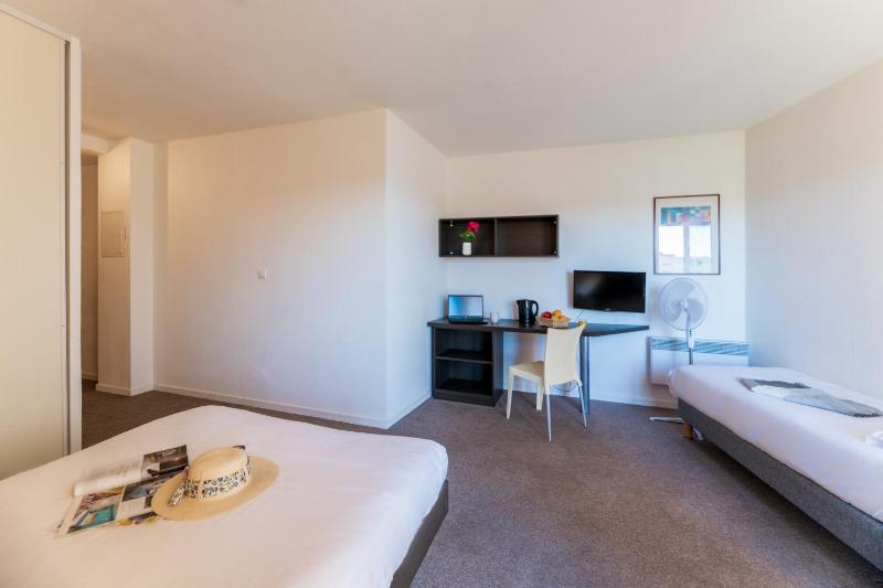 Studio Apartment (3 Adults) image 4
