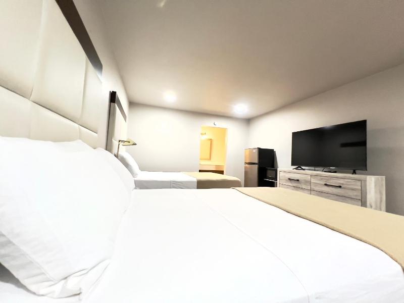 Deluxe Double Room image 3