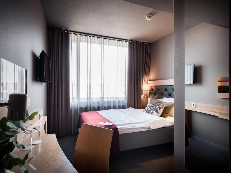 Mini Double Room image 3