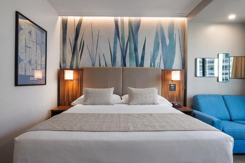 Deluxe King Room image 1