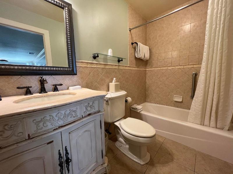 Two-Bedroom Suite image 2