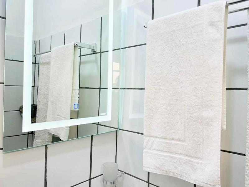 1Bed Studio Sleeps 2 - Wifi Parking - image 3