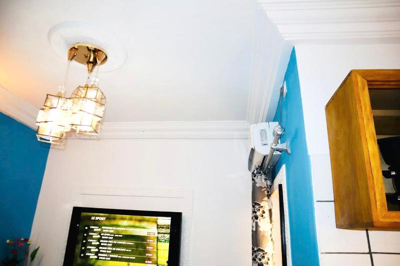 1 Bed Studio Sleeps 2 - Canal Views Balcony Wifi - image 9