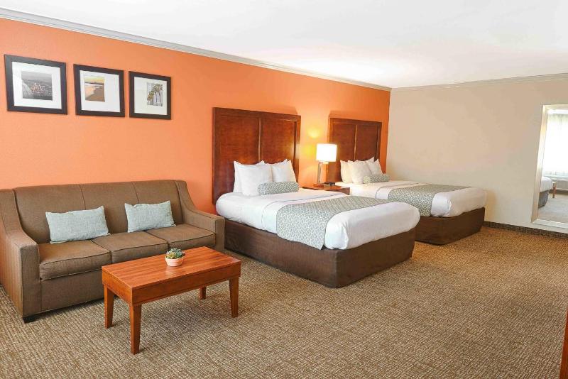 Queen Room with Two Queen Beds - Handicap Accessible/Non Smoking image 1