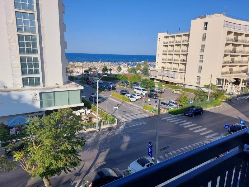 Global Hotel - image 4