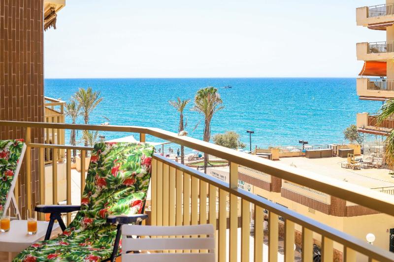 Front beach apartment - Dona Sofia, Fuengirola Images