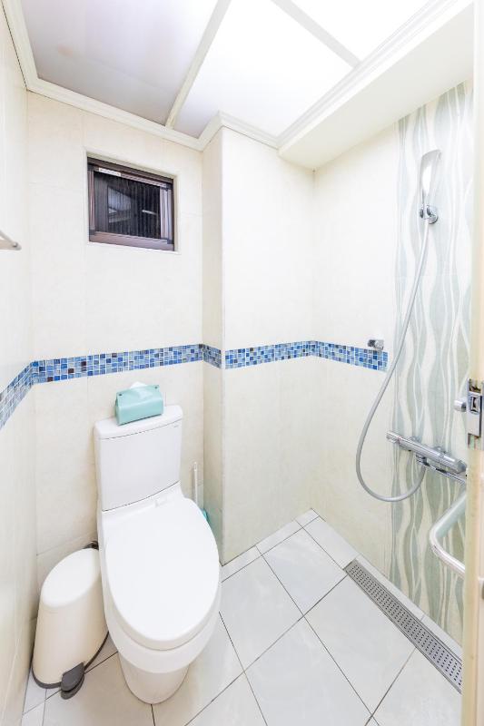 Cozy well-equipped suite xinyi - image 10