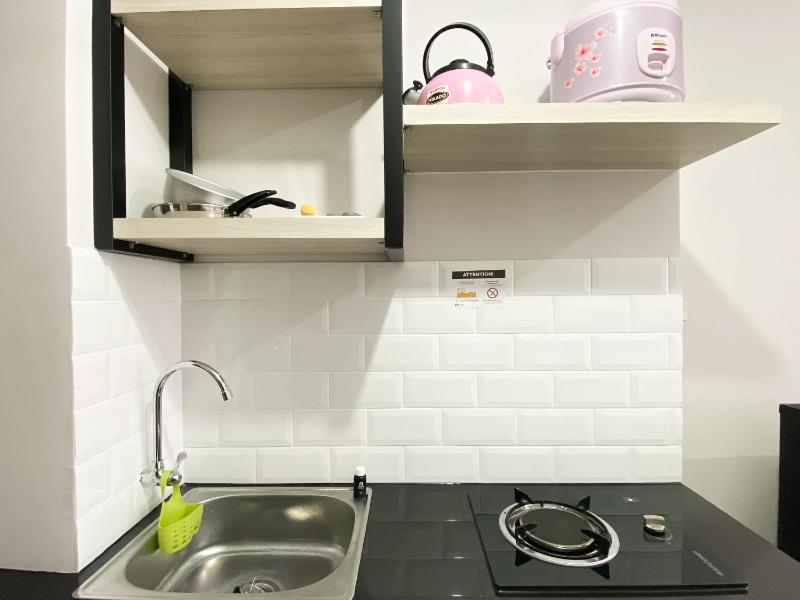 Warm Studio Transpark Juanda Bekasi By Travelio - image 11