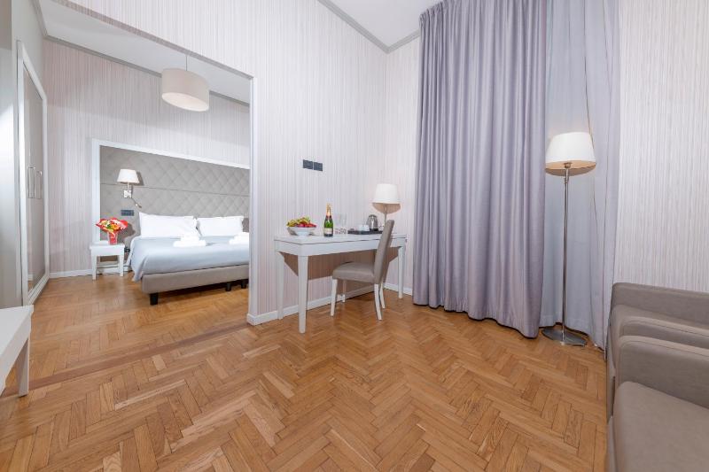 Quadruple Room image 4