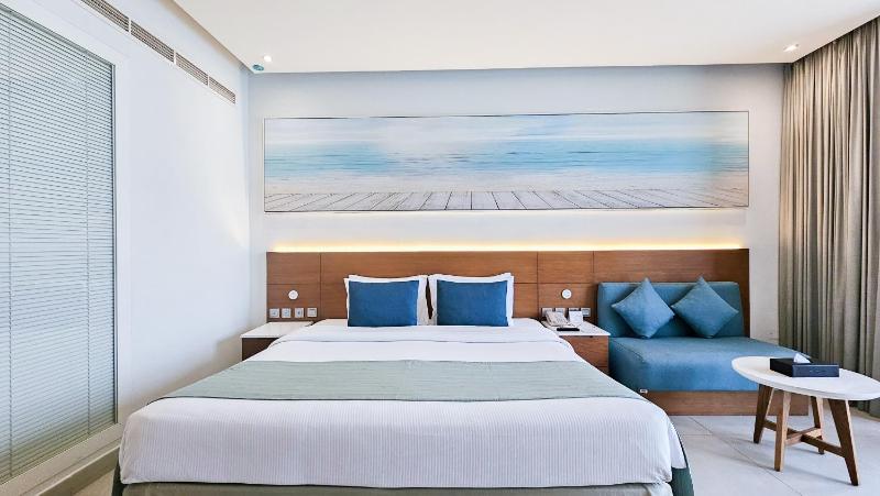 Standard King room Seaview -Smoking image 3