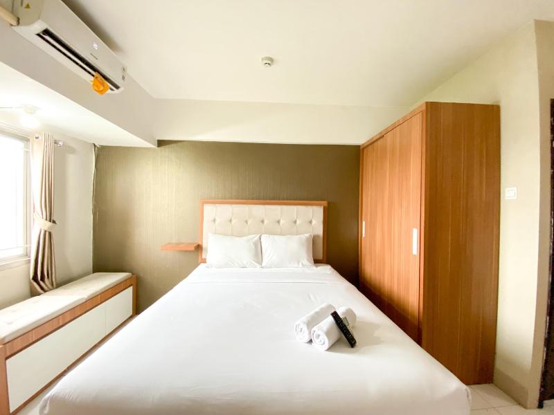 Full Furnished with Simply Look Studio Room Mont Blanc Bekasi Apartment By Travelio - image 1