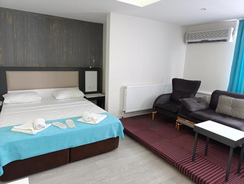 Deluxe Family Room image 2
