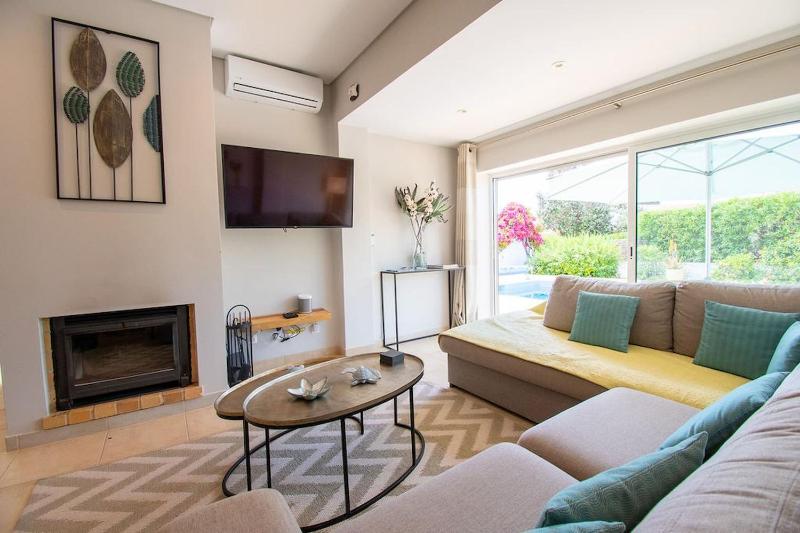 Casa Ana Superbly Renovated with Heated Private - image 25