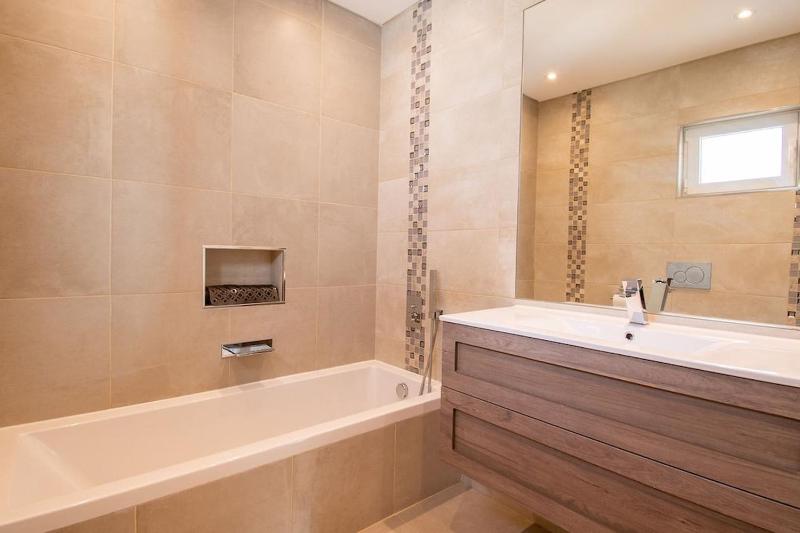 Casa Ana Superbly Renovated with Heated Private - image 16