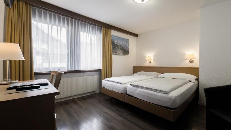 Double Room with Garden View image 3