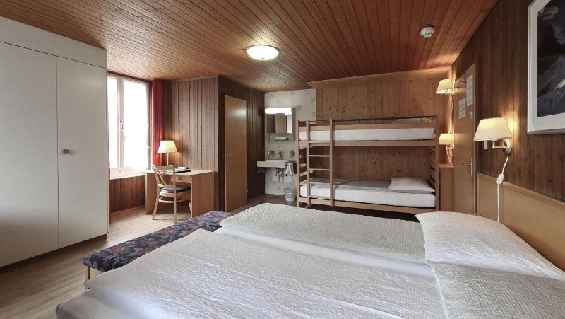 Family Room (2 Adults + 2 Children) image 1