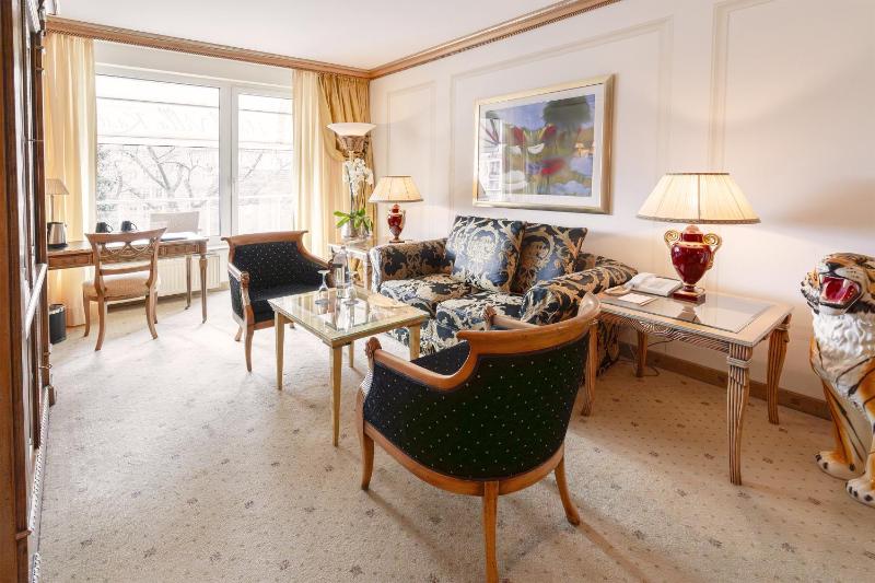 Suite with Balcony image 4