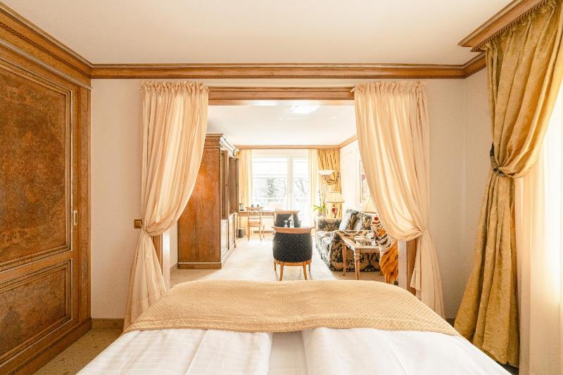 Suite with Balcony image 3