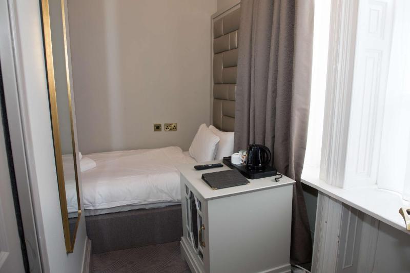 Boutique Individual Room image 3