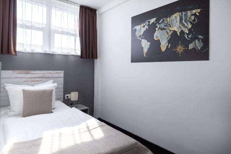 Economy Single Room image 3