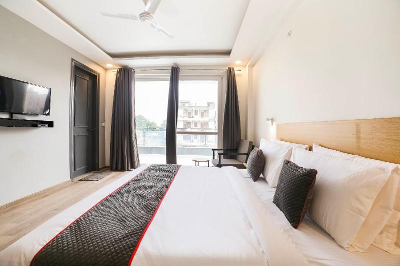 Hotel IVY Near IGI Delhi Airport Images