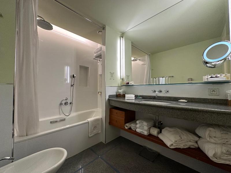 Two-Bedroom Apartment with Garden View image 3