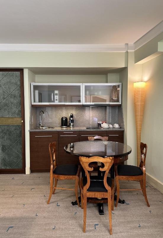 Two-Bedroom Apartment with Garden View image 2