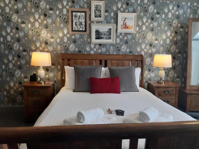 King Room image 4