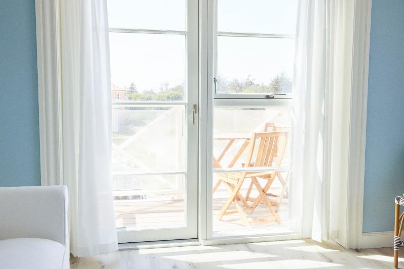 Junior Suite with Balcony image 4