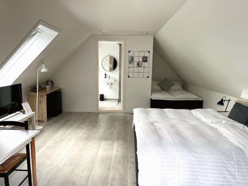 Quadruple Room image 1