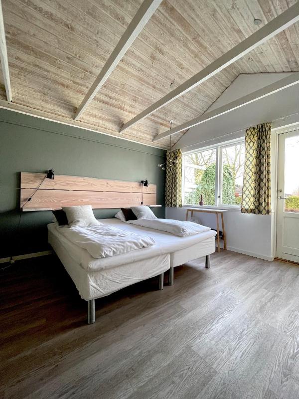 Quadruple Room image 2