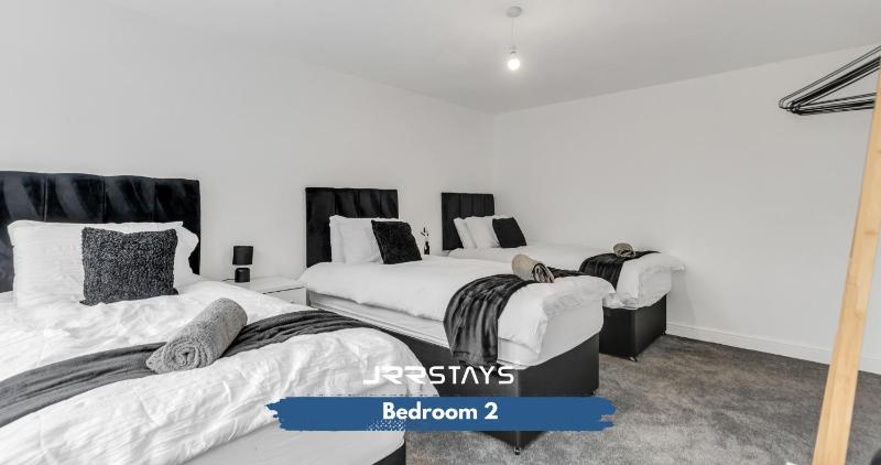 JRR STAYS 2Bed Sleeps 4 - Coventry CV2 - image 23