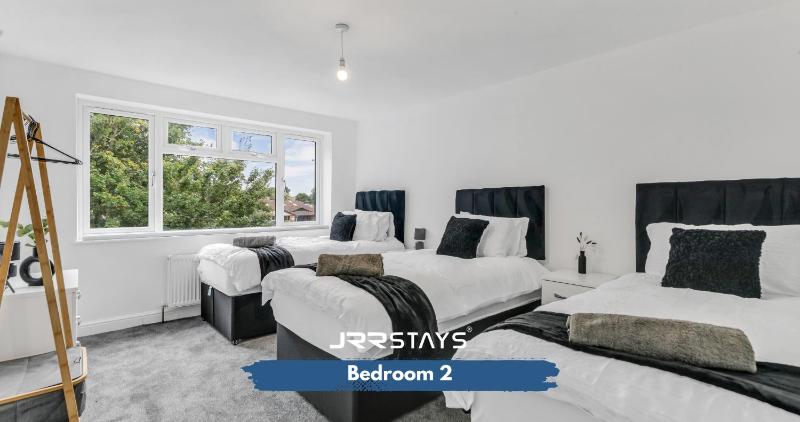 JRR STAYS 2Bed Sleeps 4 - Coventry CV2 - image 22