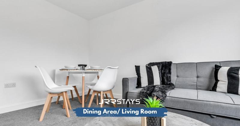 JRR STAYS 2Bed Sleeps 4 - Coventry CV2 - image 16