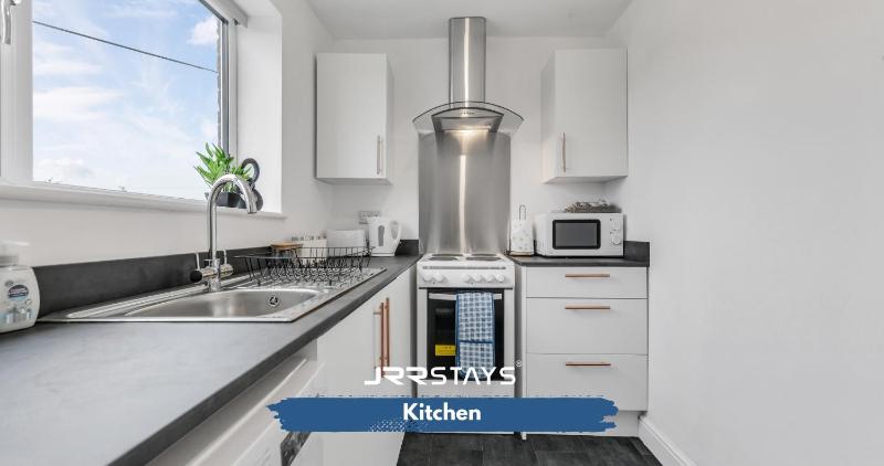 JRR STAYS 2Bed Sleeps 4 - Coventry CV2 - image 17