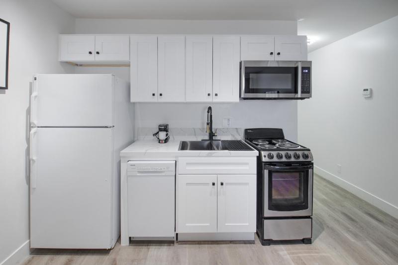 One-Bedroom Suite image 4