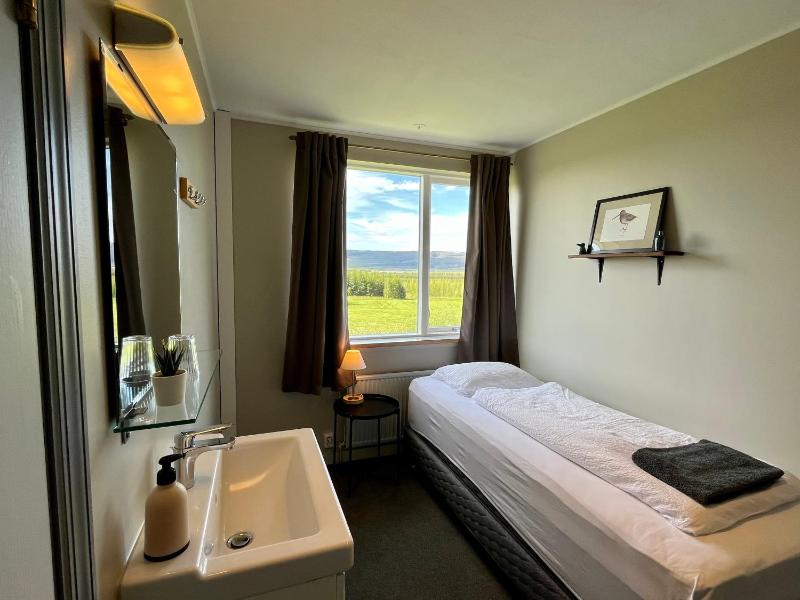 Standard Single Room with Shared Bathroom image 4