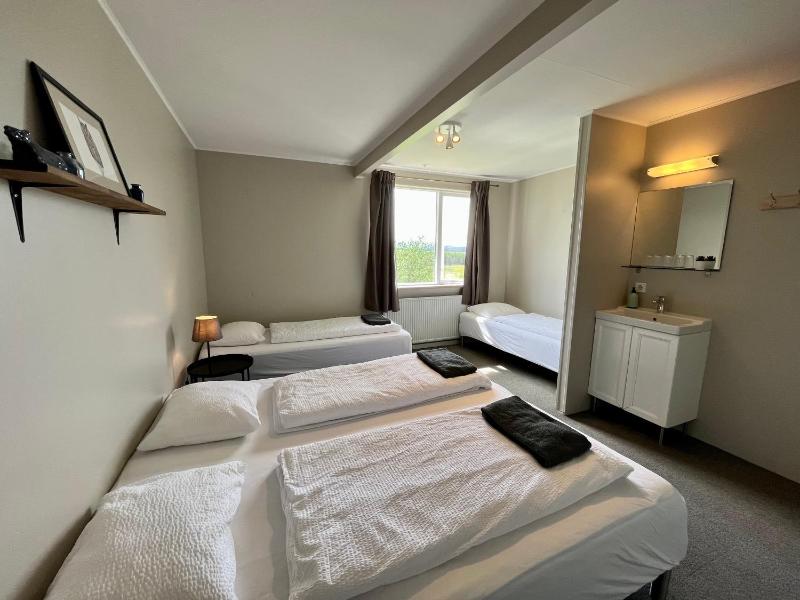 Quadruple Room with Shared Bathroom image 1